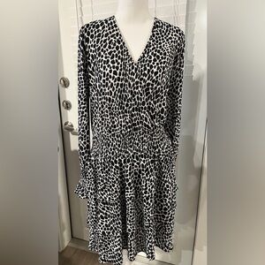 Michael Kors, black and white dress size large new with tag.